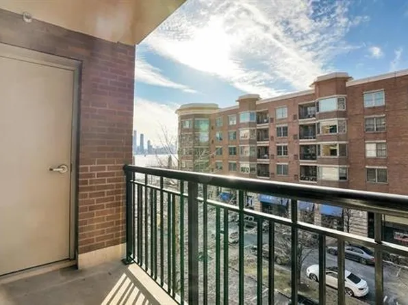 20 Avenue At Port Imperial image 12 of 45