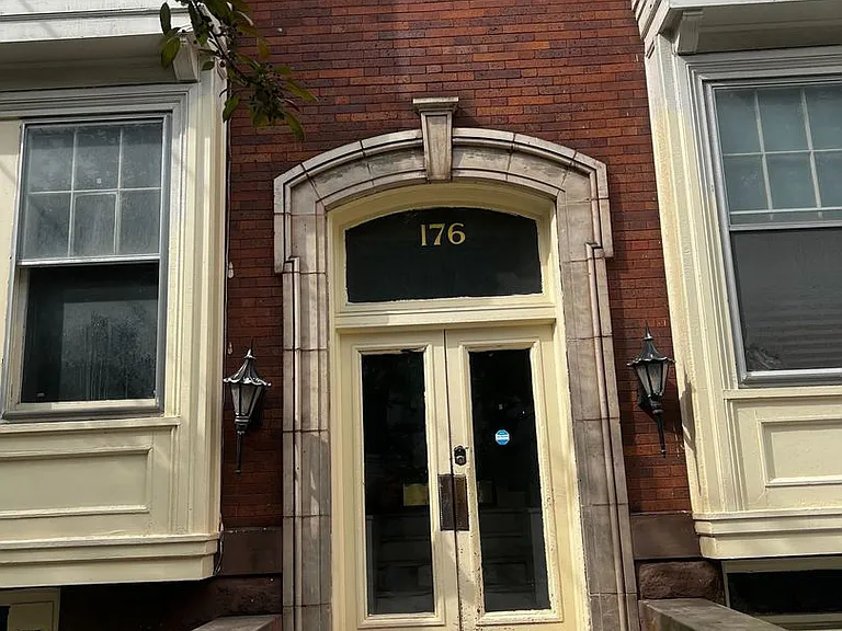 176 Chestnut Street — Photo 2