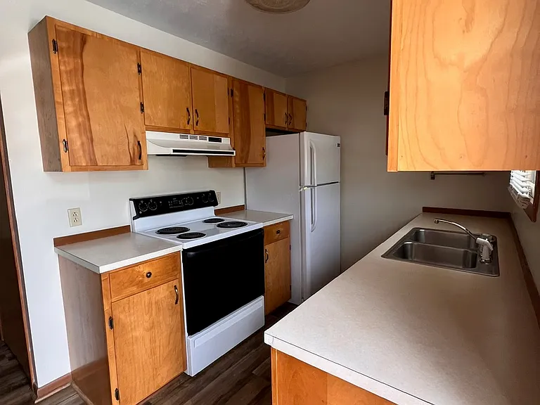 649 Bob White Ln — Photo 8