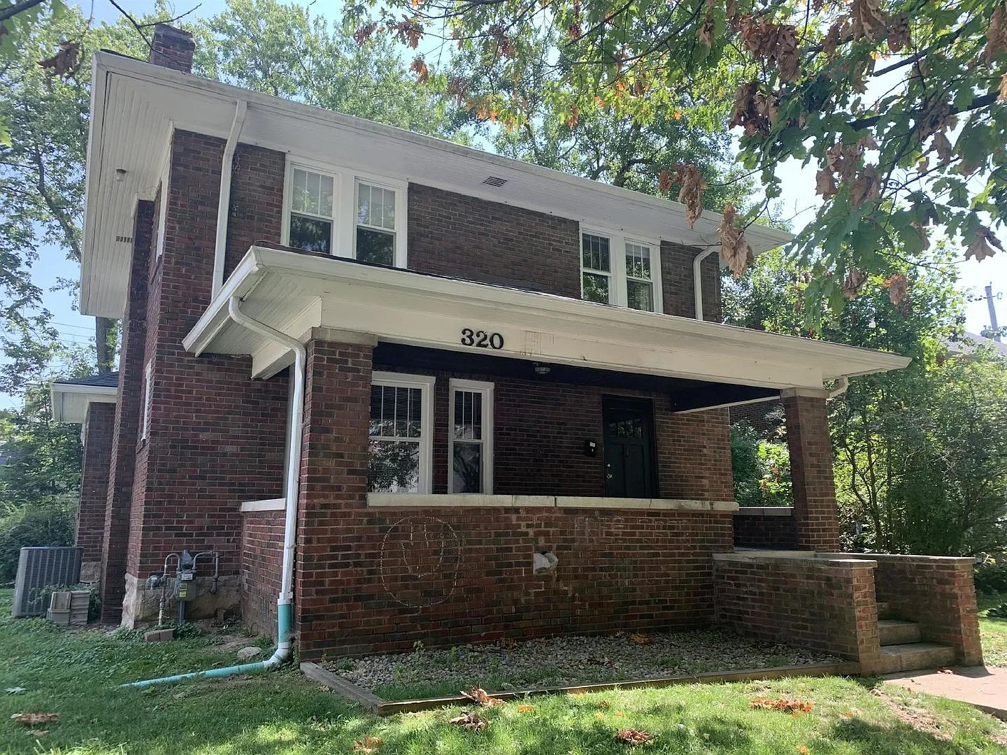 320 N. Lincoln — Photo 1