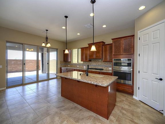 2nd image of 1049 W Lark Bunting Ln