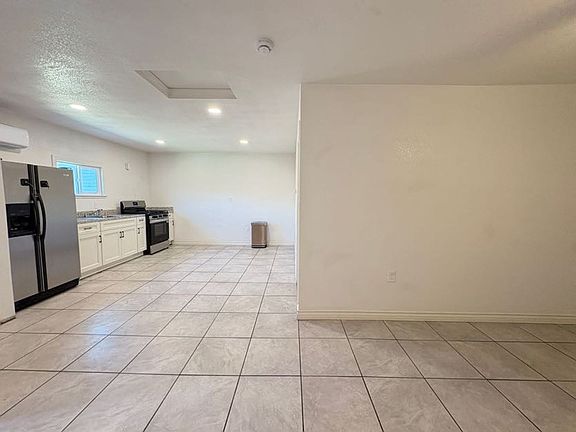 5th image of 1752 N Stanford Ave #2