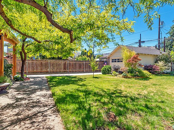 5th image of 708 Highland Dr