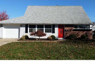 68 Cardinal Rd, Levittown, PA 19057