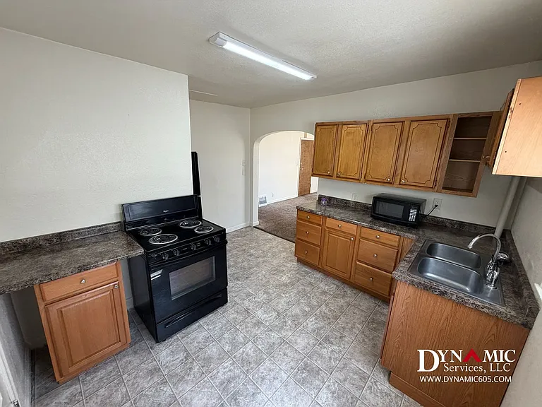 215 S Duluth Ave — Photo 8