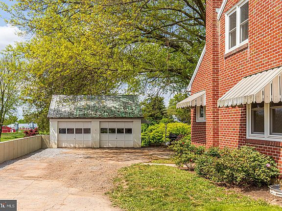 2nd image of 767 Glenwood Dr