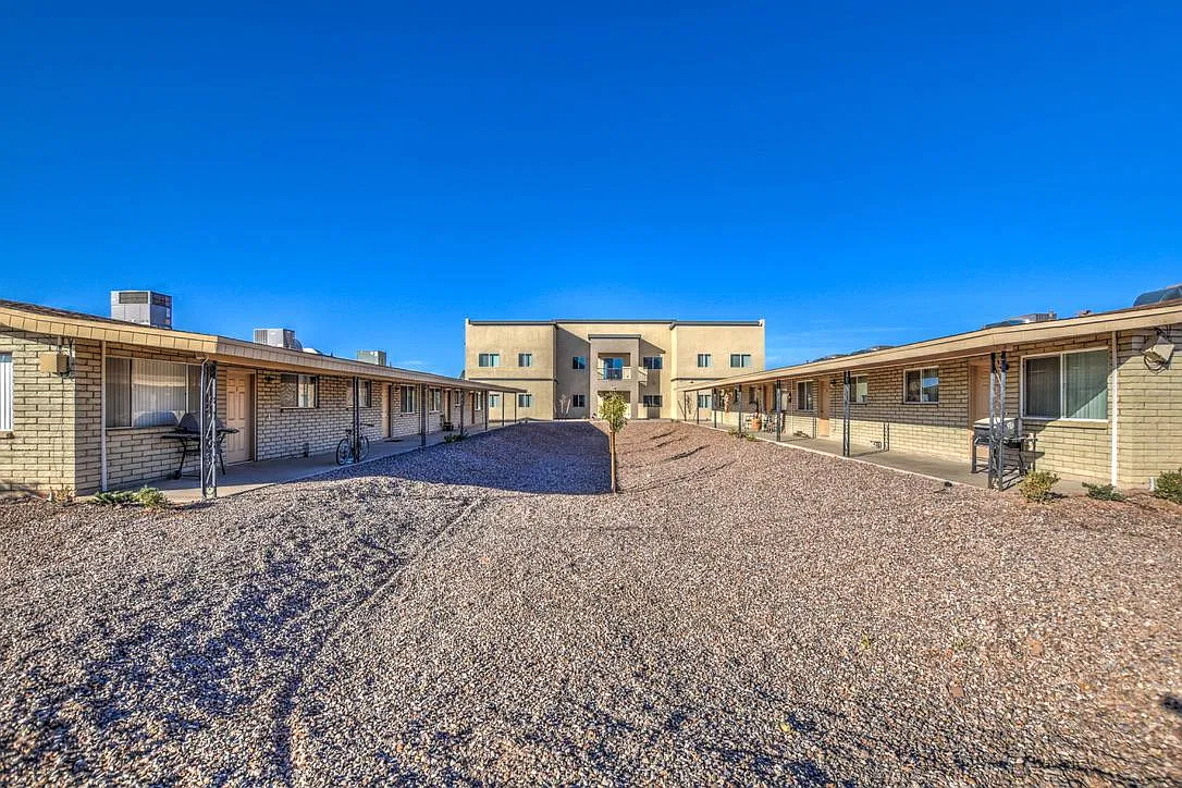 2 bed, 750 sqft, $1,195 — Photo 3