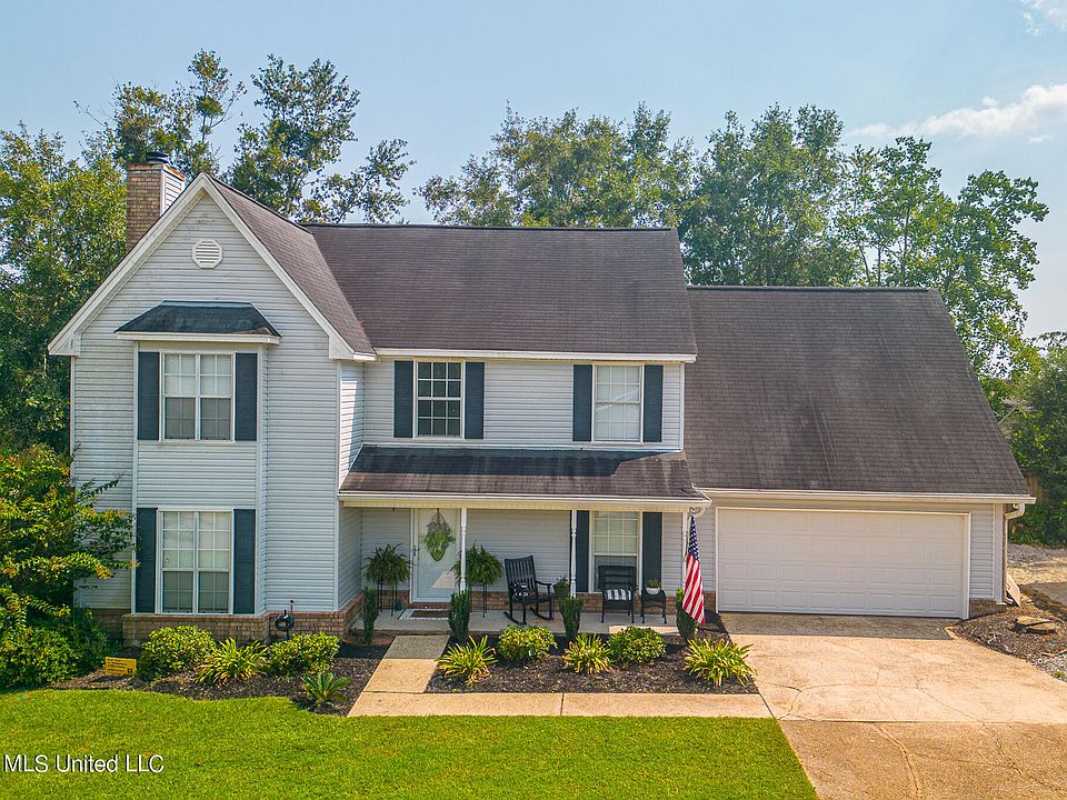 1st image of 12447 Lake Village Dr