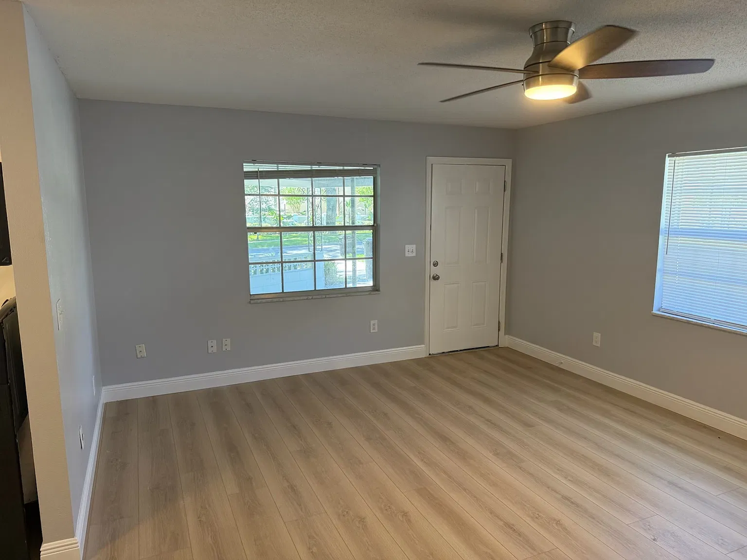 2 bed, 900 sqft, $1,925 — Photo 3