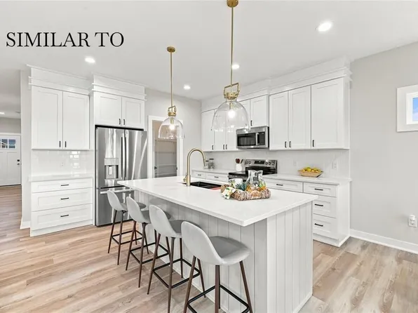 605 NW Georgetown Dr, Waukee, IA 50263