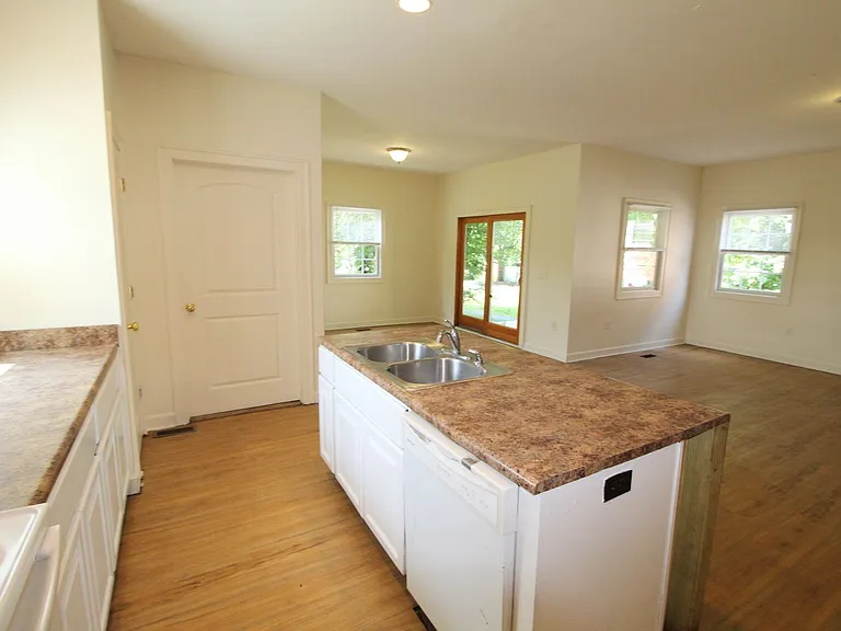 301 W Market St — Photo 20