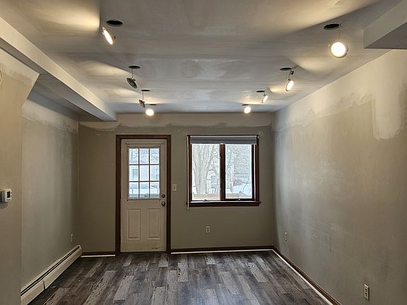 3rd image of 19 Herring Ave #201