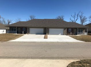 2101 N 113th Ter, Kansas City, KS 66109