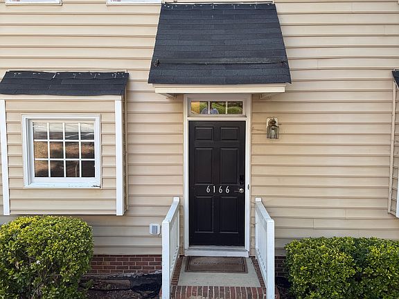 3rd image of 6166 Loch Laural Ln