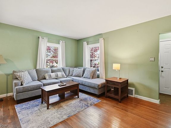 4th image of 1620 Sackett Ave