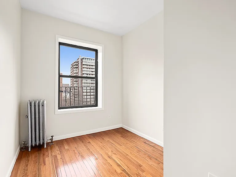 530 W 123rd St #10 — Photo 5