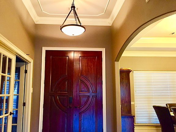Foyer and Entryway Door