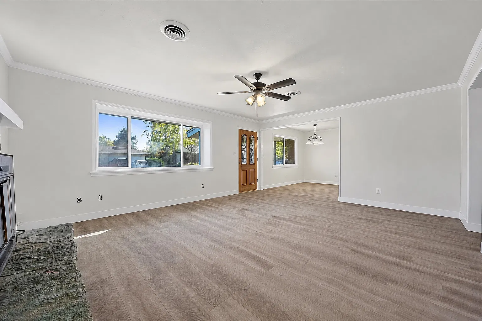 3 bed, 1200 sqft, $2,400 — Photo 3