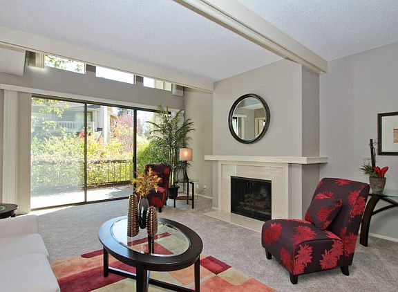 4th image of 502 Sand Hill Cir