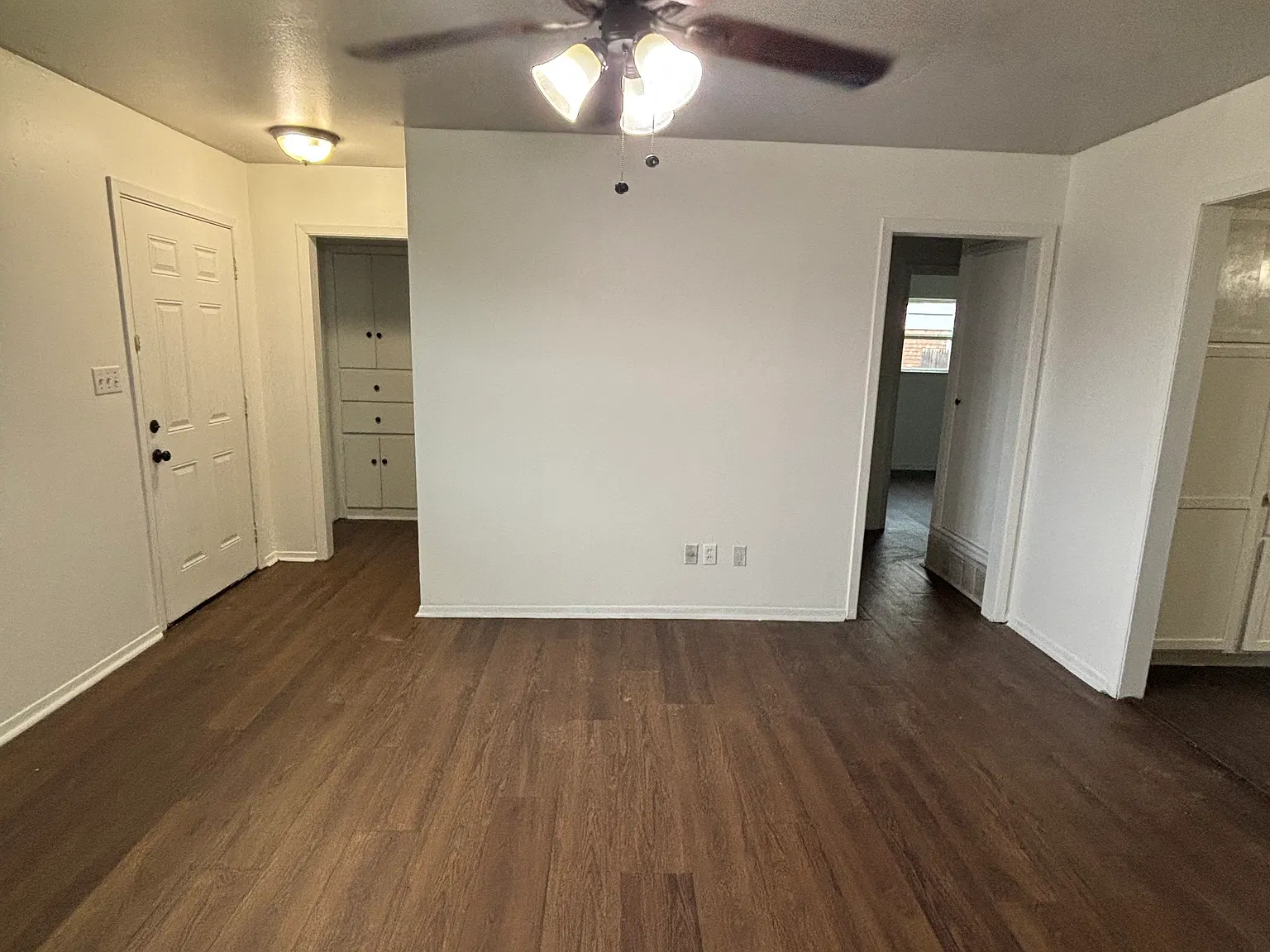 3 bed, 1.5 bath, 1050 sqft, $950 — Photo 3