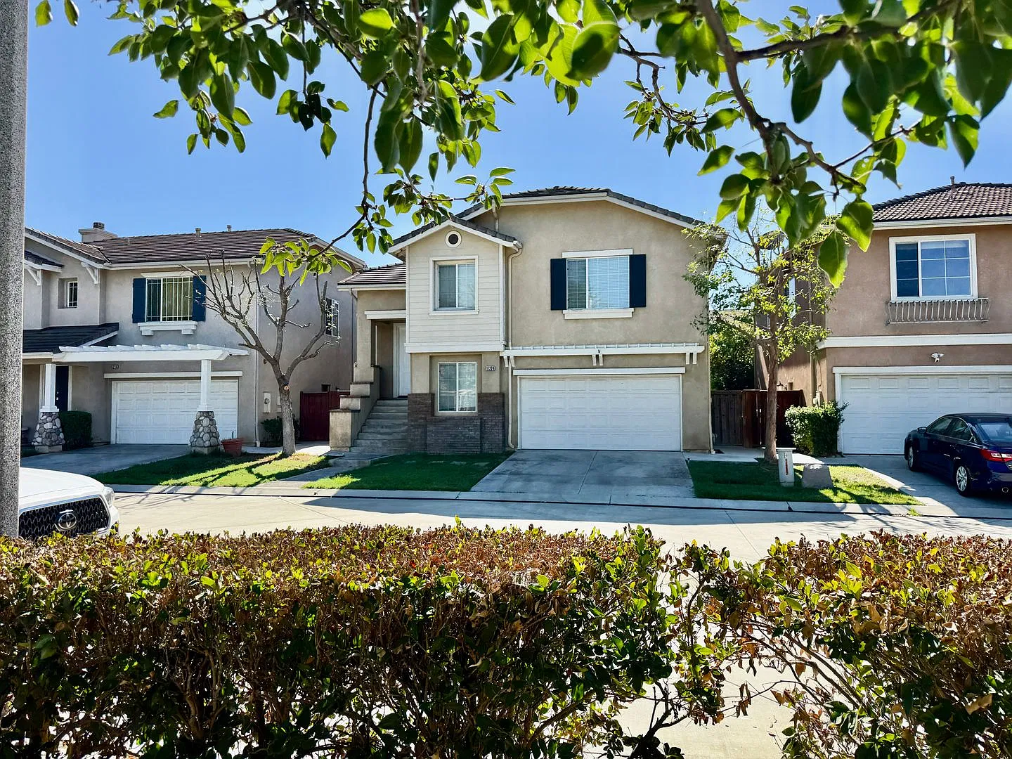 Beautiful 2 Story Family Home located in Riverwalk — Photo 4