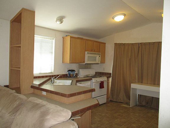 3rd image of 1530 Armstrong Ave. #32