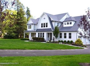 18 Phipps Pl, Tinton Falls, NJ 07724