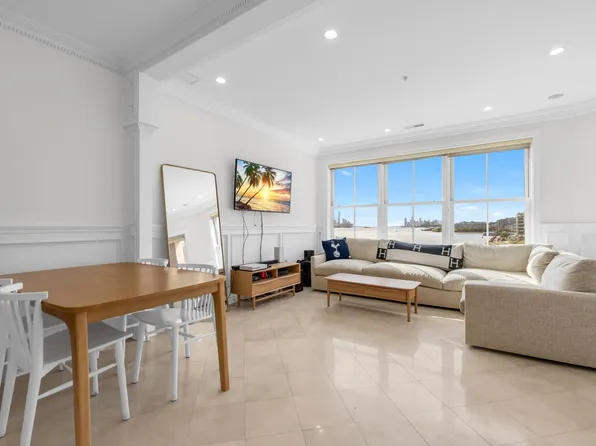 22 Avenue At Port Imperial image 6 of 31