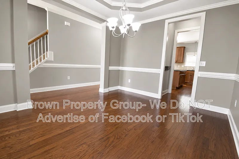 4 bed, 3.0 bath, 2388 sqft, $2,250 — Photo 4