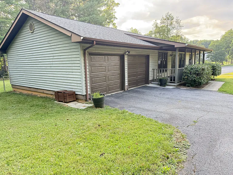 882 Glenn Bridge Rd SE — Photo 14