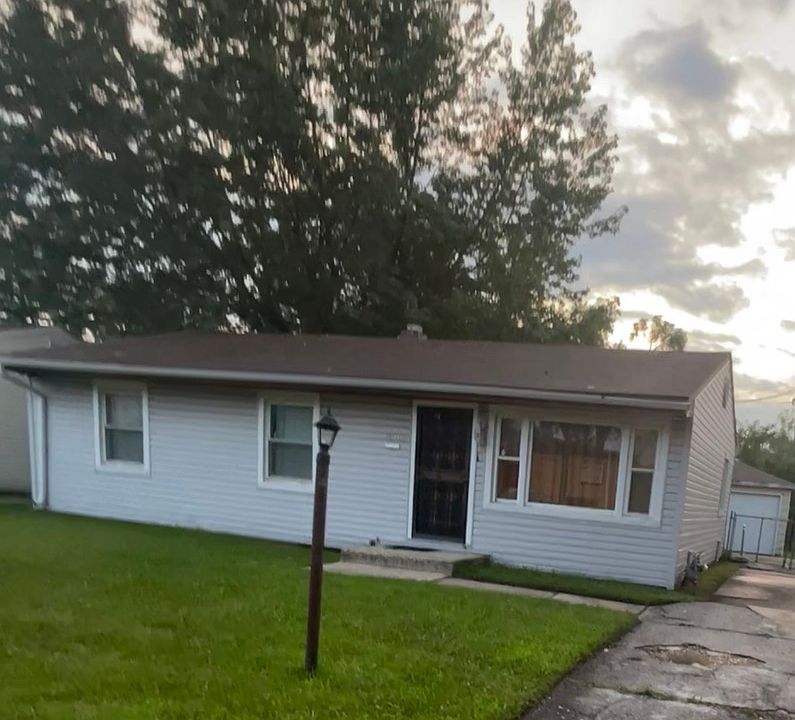 1st image of 13946 S Lydia Ave