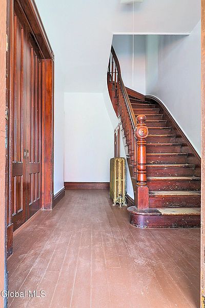 5th image of 900 19th Street