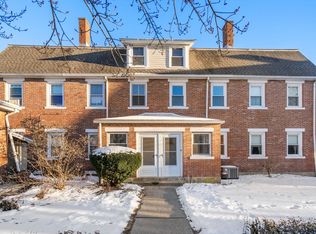 6 Clinton St #6, Newton, MA 02458