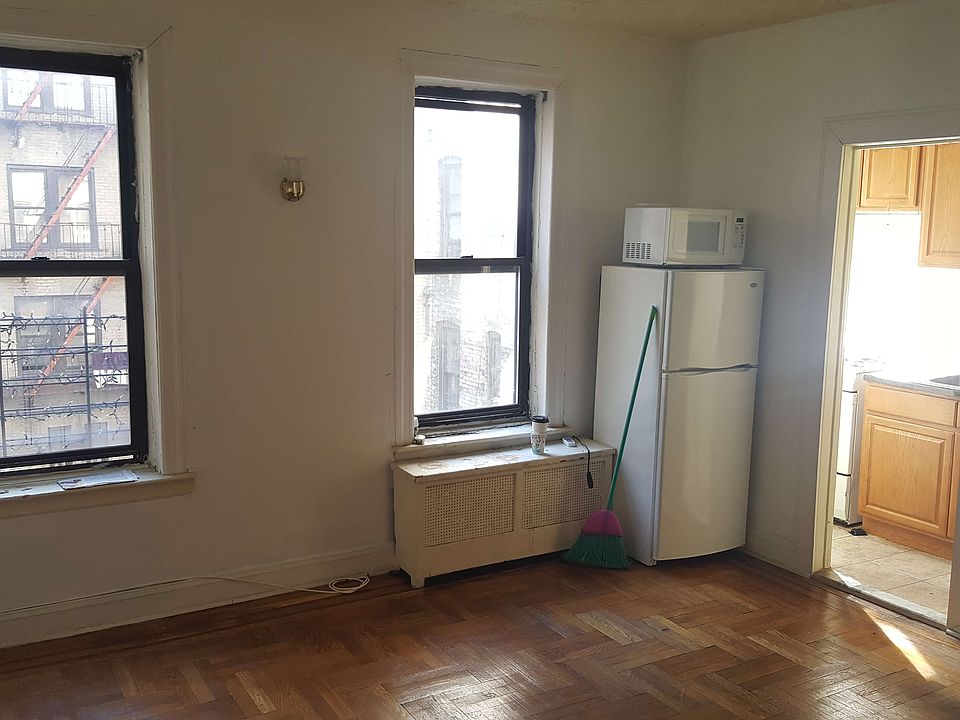 1st image of 2110 Westbury Ct APT 3O