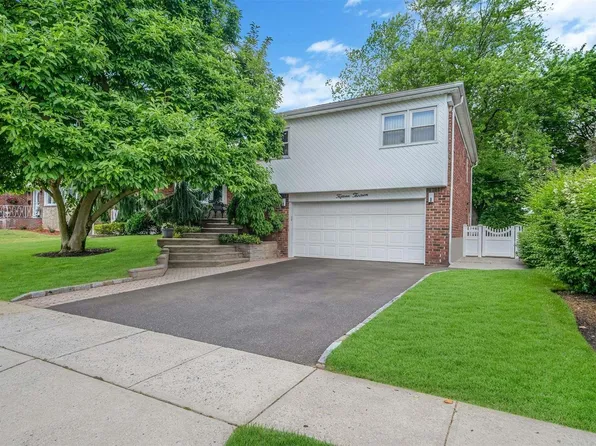 1513 Eric Lane, East Meadow, NY 11554