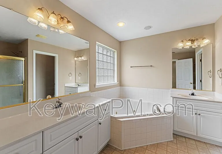 313 Elbrus Way — Photo 10