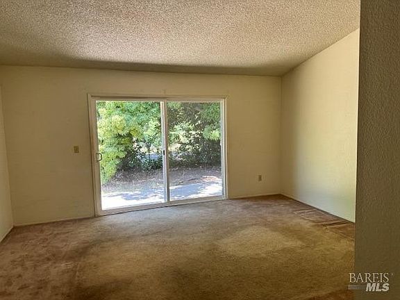 4th image of 1823 Glenbrook Drive