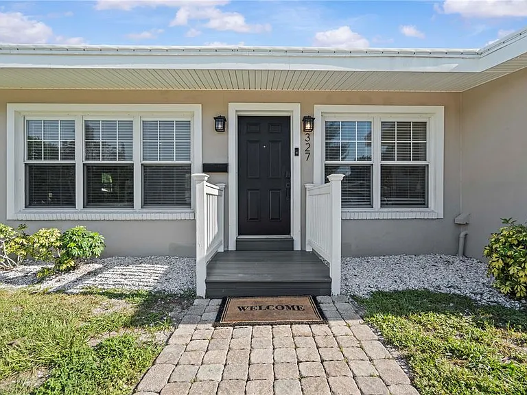327 Sunny Ln — Photo 40