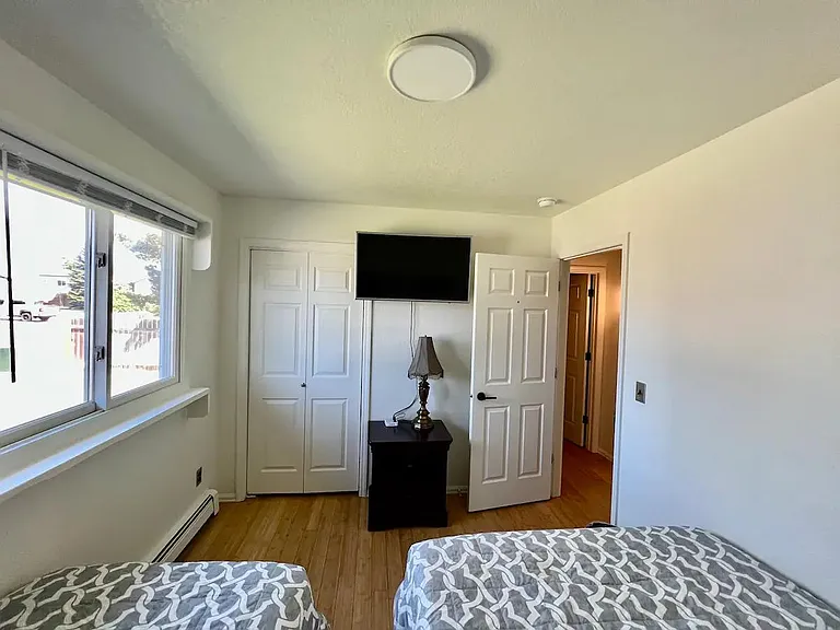 802 Amsterdam Blvd — Photo 9