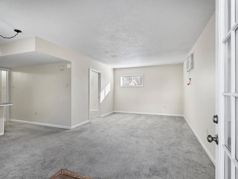 901 Raguet St — Photo 17