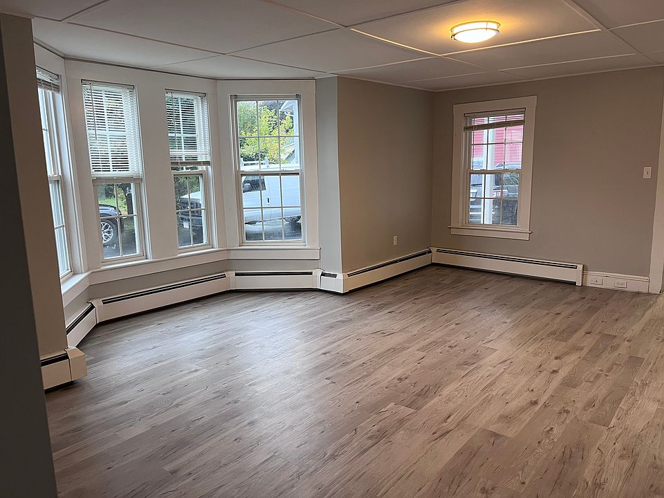 11 Singletary Ave Sutton MA Zillow