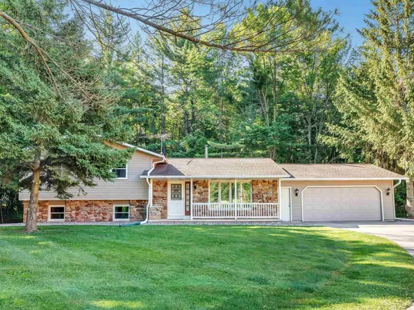 2478 Silver Ln, Green Bay, WI 54311