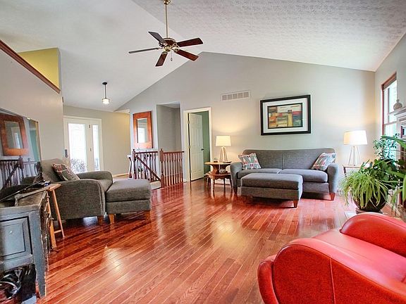 4th image of 5071 Revere Ct