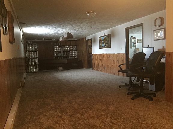 Huge game/family room dwnstr