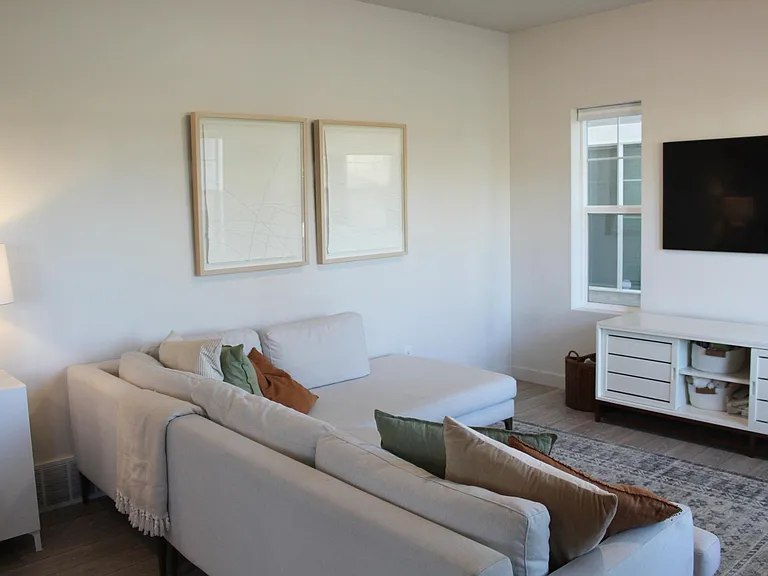 3643 W Drexler Dr — Photo 3