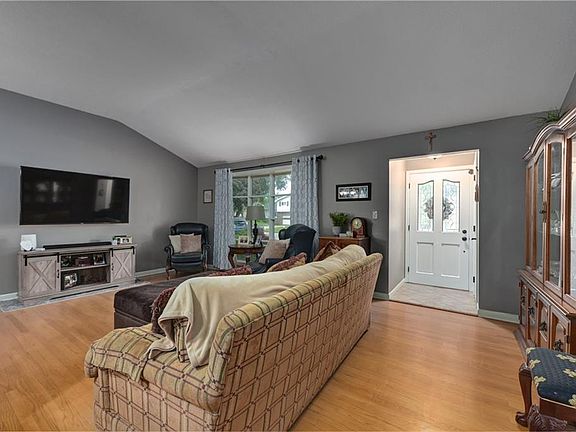 3rd image of 21458 Ellen Dr