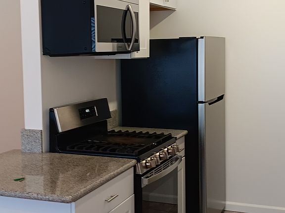 5th image of 3736 Watseka Ave APT 9