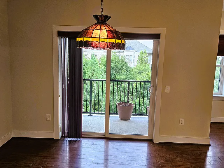 2905 Bleeker St #205 — Photo 11