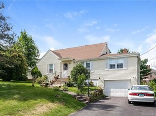 42 Lorraine Ter, Middletown, CT 06457