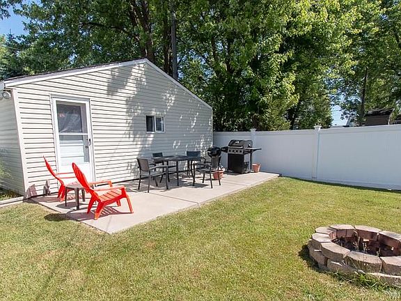 3rd image of 32 Coshway Pl